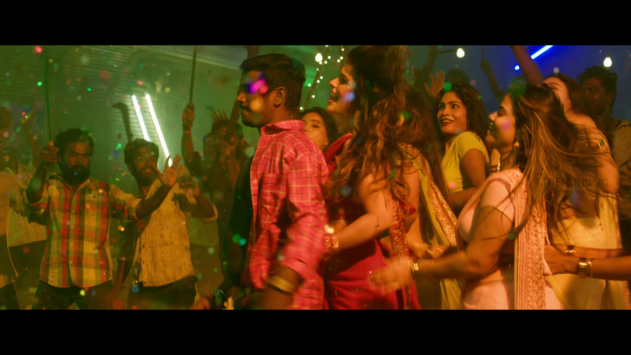 vlcsnap 2025 11 25 23h28m43s552