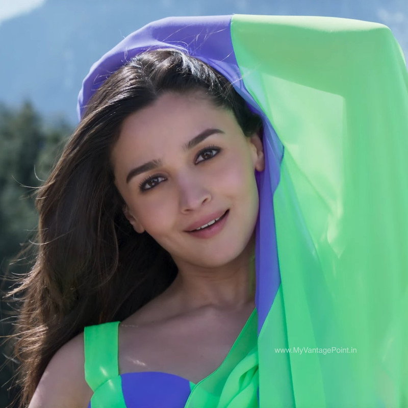 alia-bhatt-in-green-saree-in-rocky-aur-rani-ki-prem-kahani-2023
