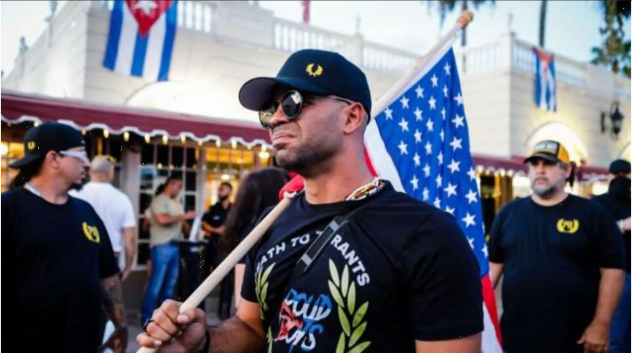 Líder de los Proud Boys es condeñado a 22 años de prisión por asalto al Capitolio