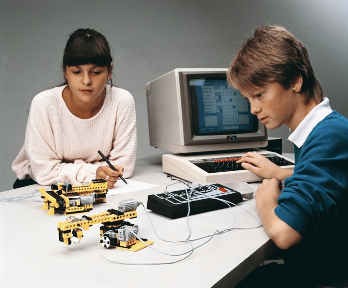 1984-cp-lego-partnership-with-mit.jpg