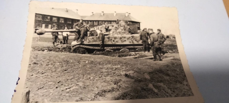 altes original Foto Russland 1944 WH Panzer VI Tiger SD KFZ 184 2 WK Wehrmacht (1)