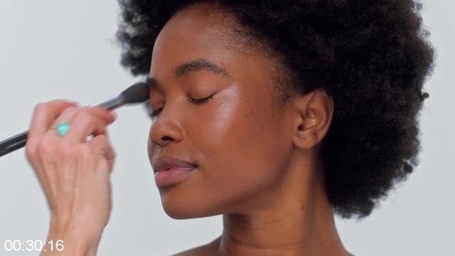 [Image: G-PMasterclass-Bobbi-Brown-Teaches-Makeu...Beauty.jpg]