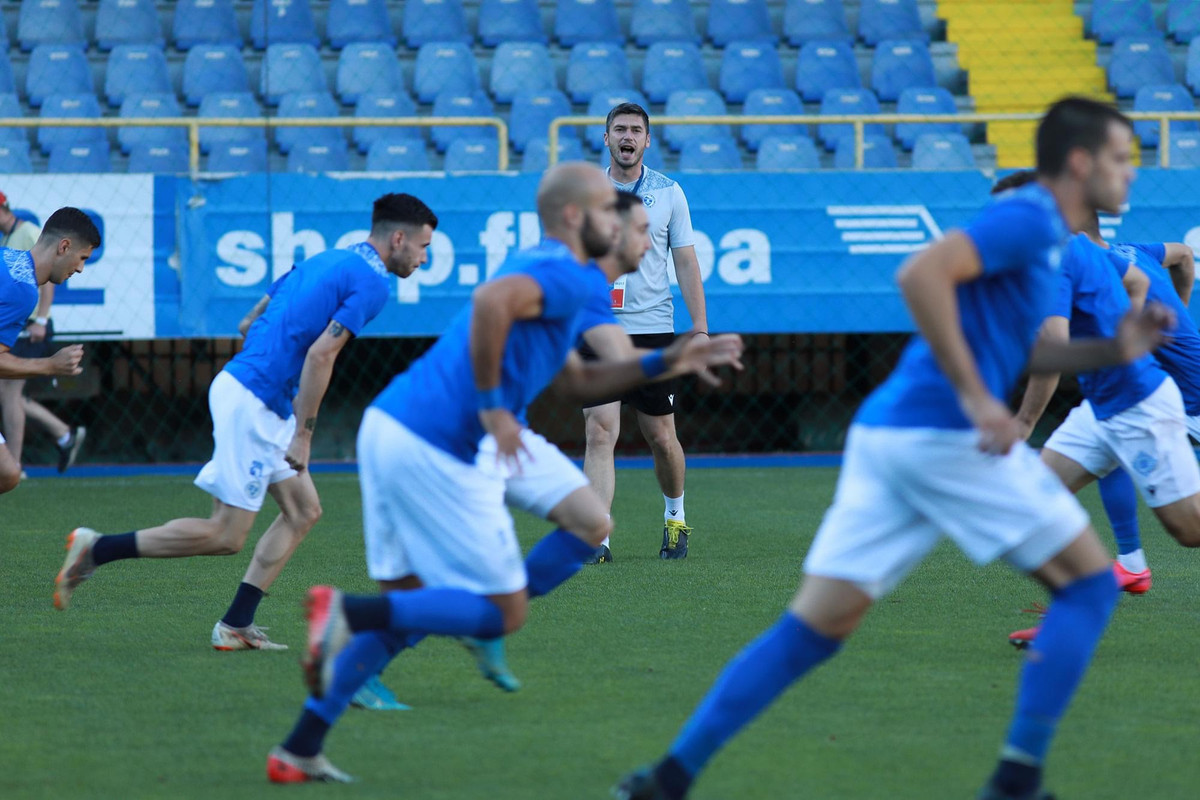 871952F7-E7AE-4029-AC11-B7CC8A0ECFEF