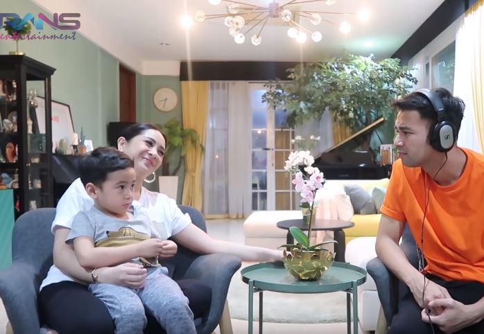 Video Hadiah Untuk Papa Raffi