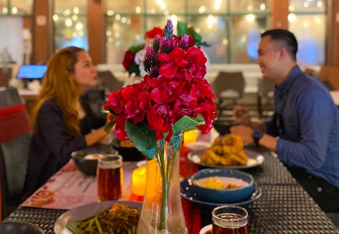 Lunar Dinner or Lunch Package di Ancol.