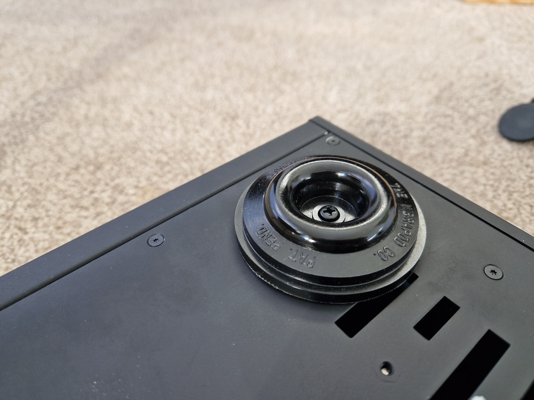 Vibration isolation on solid state amplifiers pink fish media