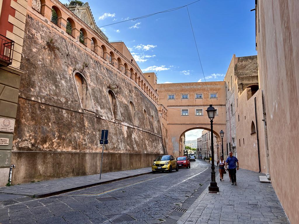 Жаркий сентябрь на побережье Тирренского моря. Жаркий сентябрь на побережье Тирренского моря.