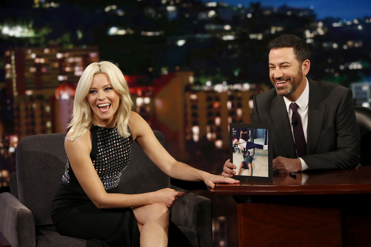 elizabeth-banks-jimmy-kimmel-live-november-30th-2017-3