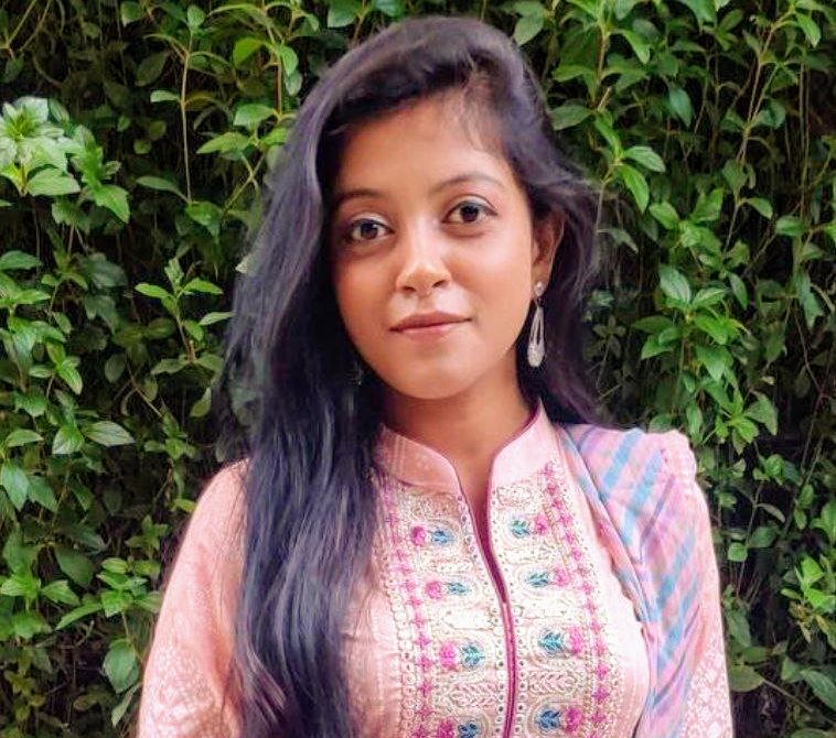 cute desi indian girl giving blowjob to boyfriend full nude in oyo room