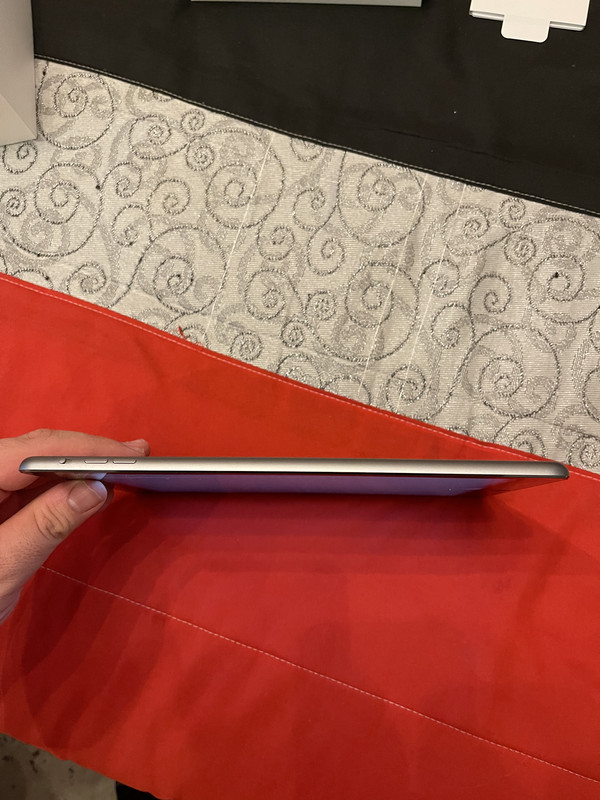 2F64084B-EFA8-47F1-AA00-AFDB8F4633E1