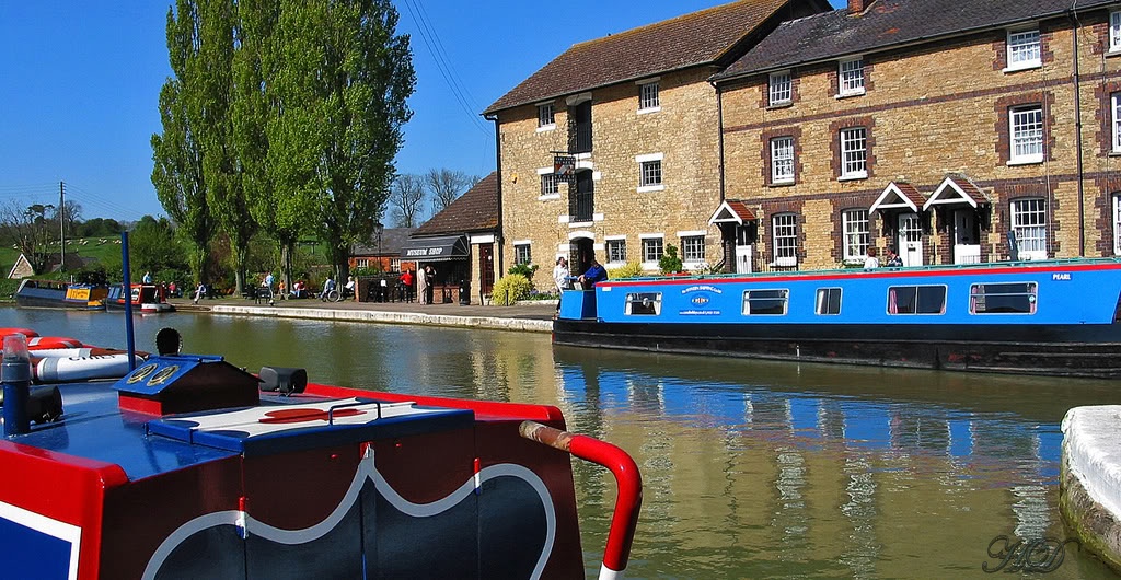 narrowboat-museum-HD.jpg