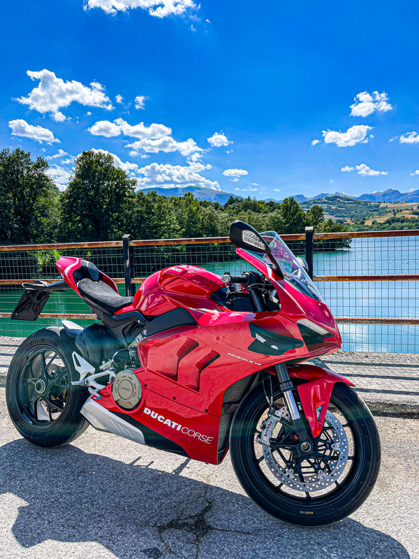 E5EC72FF-1614-4904-A840-6A51463D52A0