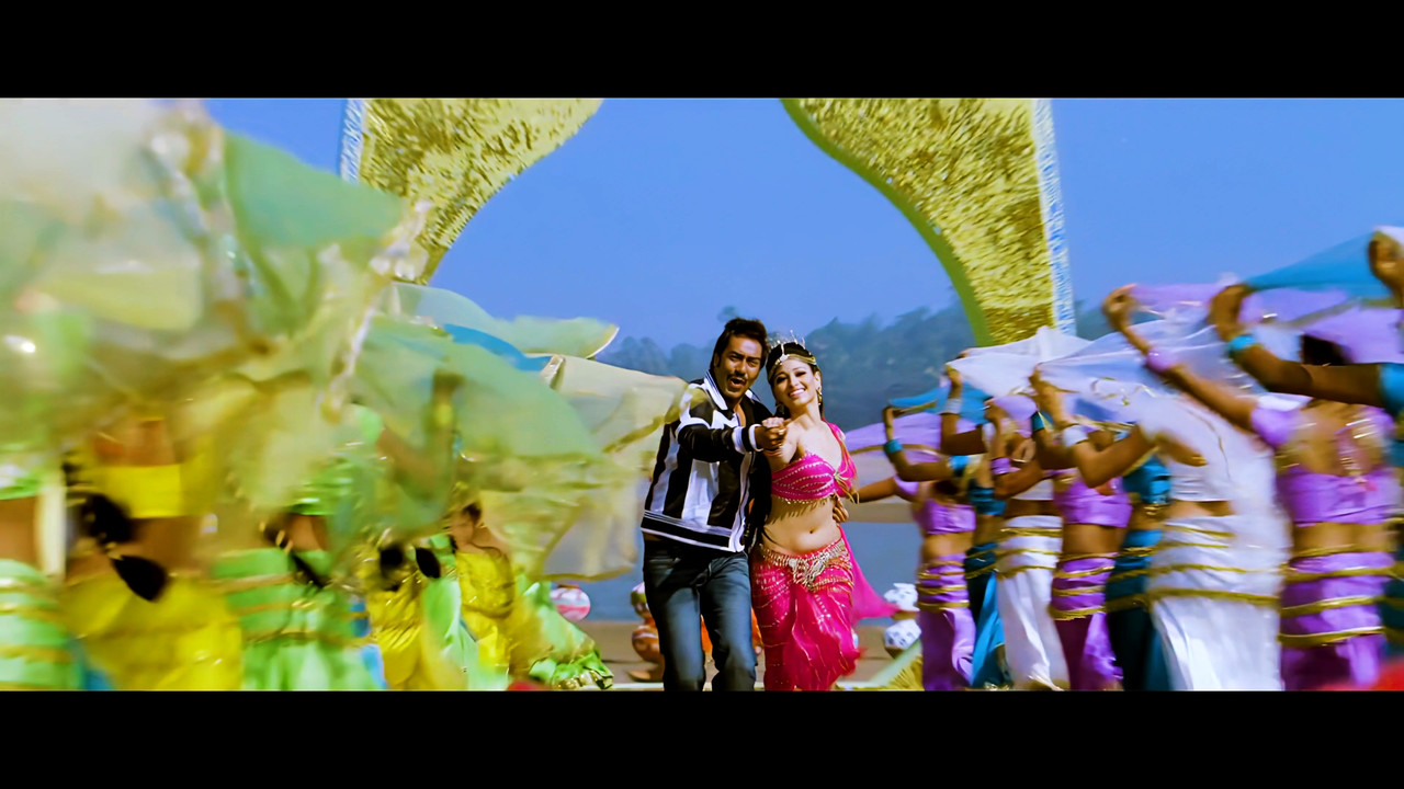 Tamanna Hot Song From Himmatwala Naino Main Sapna 4K (Best Quality).mp4_snapshot_00.56_[2021.04.05_1