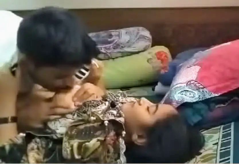 Desi college girl bunked class and got fucked with boyfriend