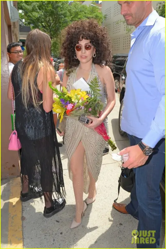 6-22-14-Arriving-at-a-Studio-in-NYC-001.