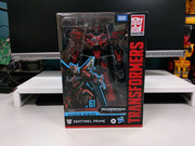 Studio-Series-SS-61-Sentinel-Prime-01a