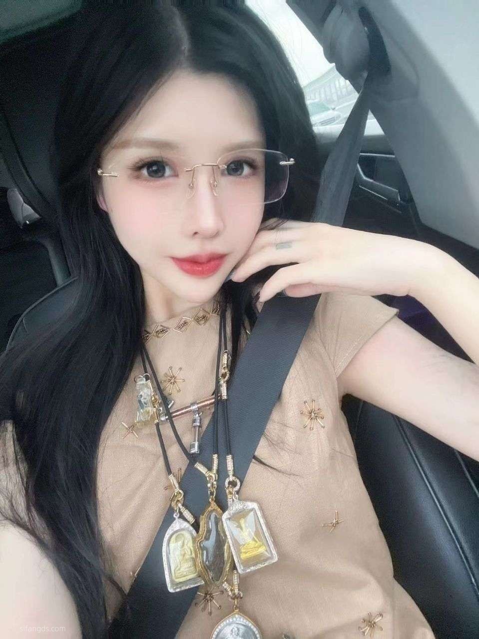 https://i.postimg.cc/xnGCKxJb/302.jpg