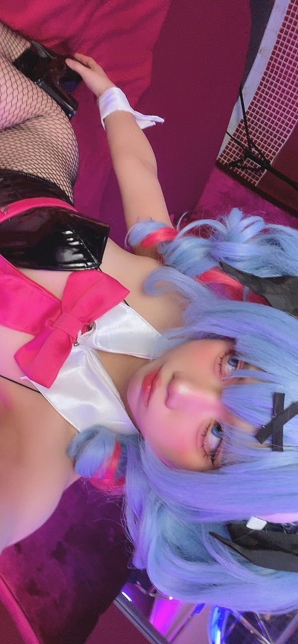 PoppaChan Miku Rabbit Hole Cosplay Pack – 168 Photos 18 Videos 1.28GB插图1