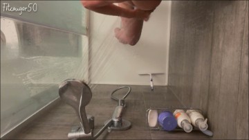 [Image: Voyeur50165105633.jpg]