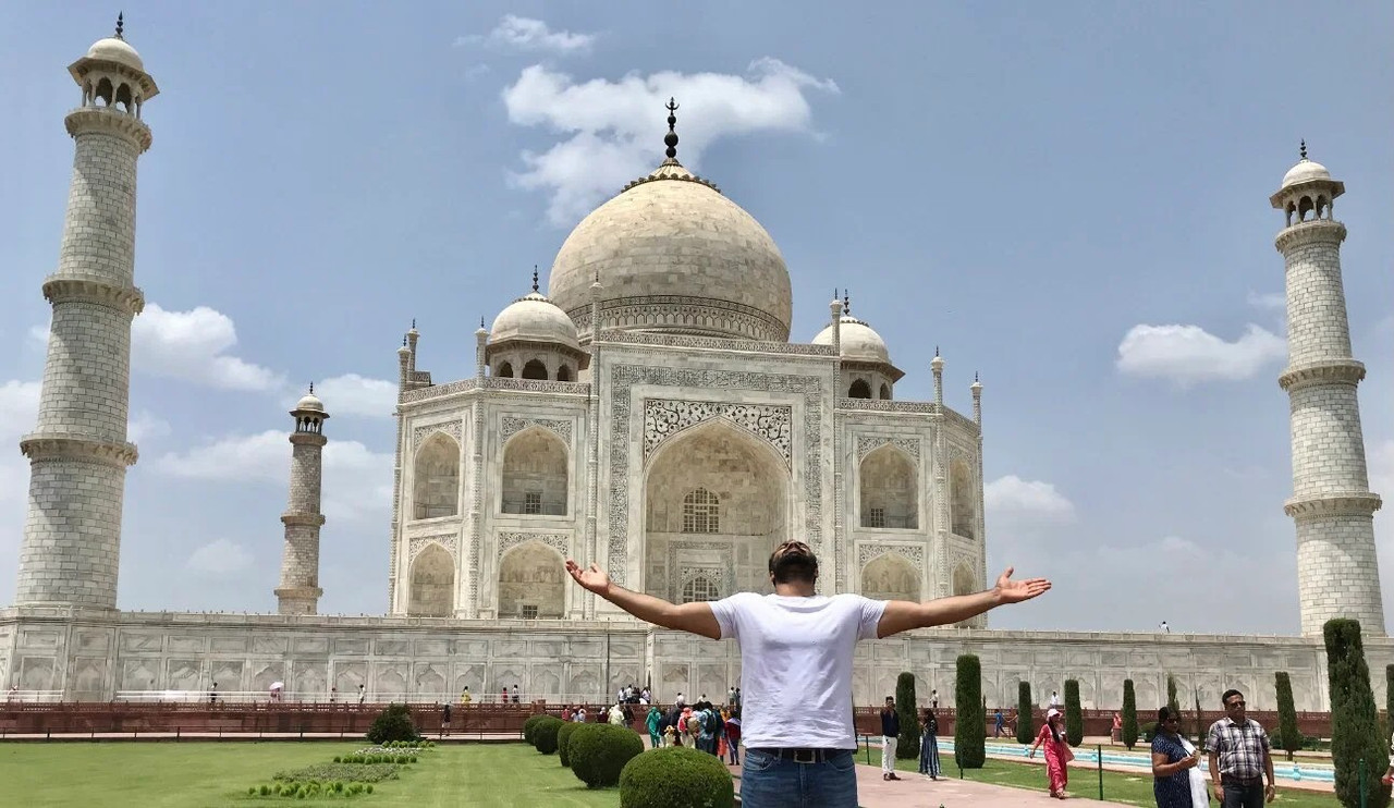 Taj MahalToursfrom Delhi
