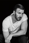 Chris-Evans-superficial-guys-59