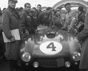 24 HEURES DU MANS YEAR BY YEAR PART ONE 1923-1969 - Page 33 54lm04-F375-Plus-J-F-Gonzalez-MTrintignant-1