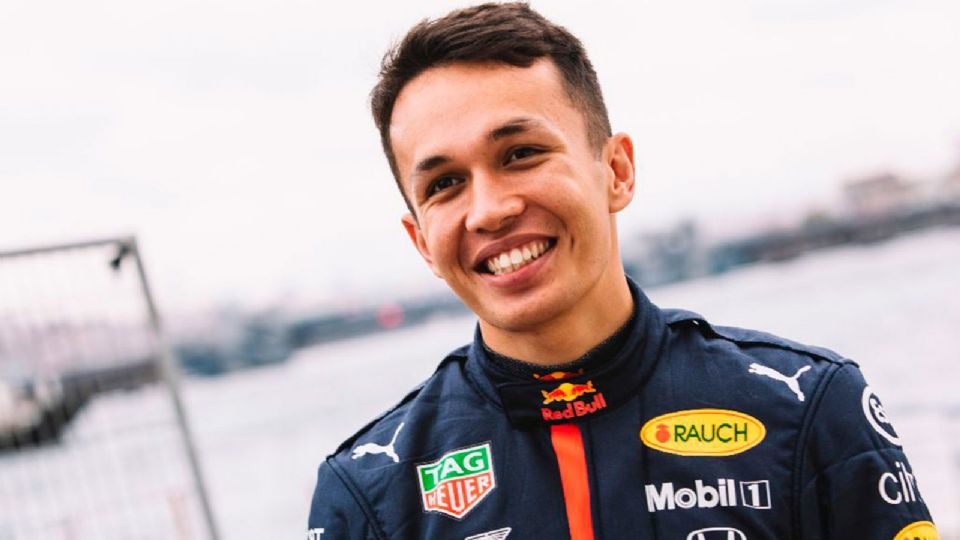 F1: Tras sufrir fallo respiratorio en cirugía, joven piloto reaparece en redes: