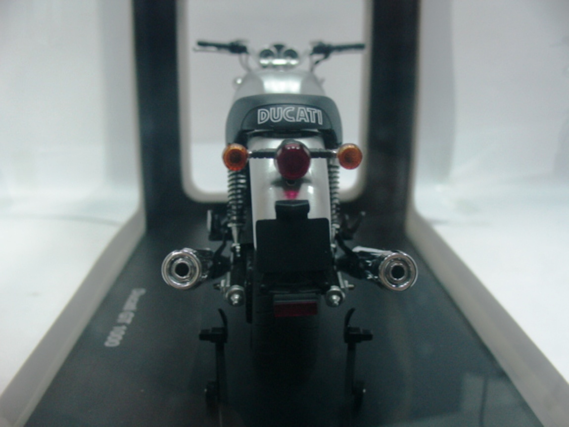 オートアート　DUCATI　GT　1000 Red Ducati GT1000 AUTOart AU12546 Scale 1:12 ezToys