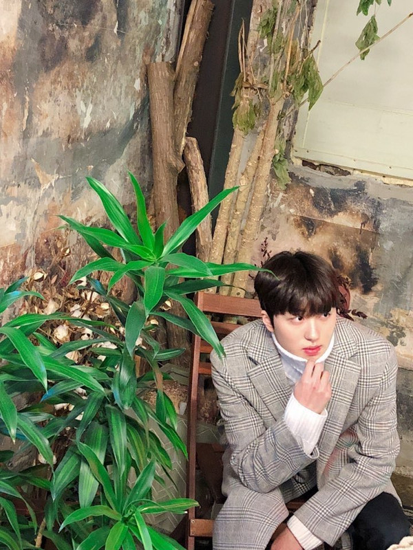 F0-E79308-AF77-4978-A384-46-B6-ECDA673-B