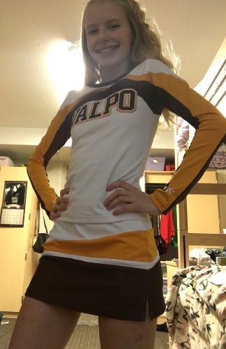 [Image: Katelyn-Scott-Valpo-Cheerleader-Katelyn-...EU08c5.jpg]
