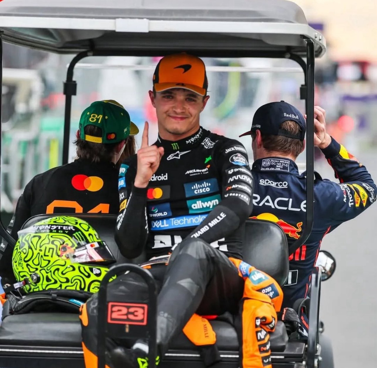 G82taw-LW0AAlv-O0-format-jpg-name-large.