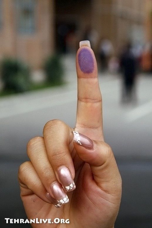 http://baotzebao.tumblr.com/photo/1280/123554872/1/FsSCSGq7moprp9arG8pF1YA1