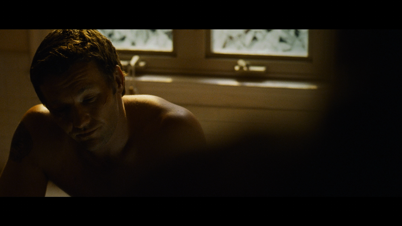 Warrior.2011.2160p.UHD.BDRemux.TrueHD.Atmos.7.1.HYBRID.DoVi.mkv_002551.449