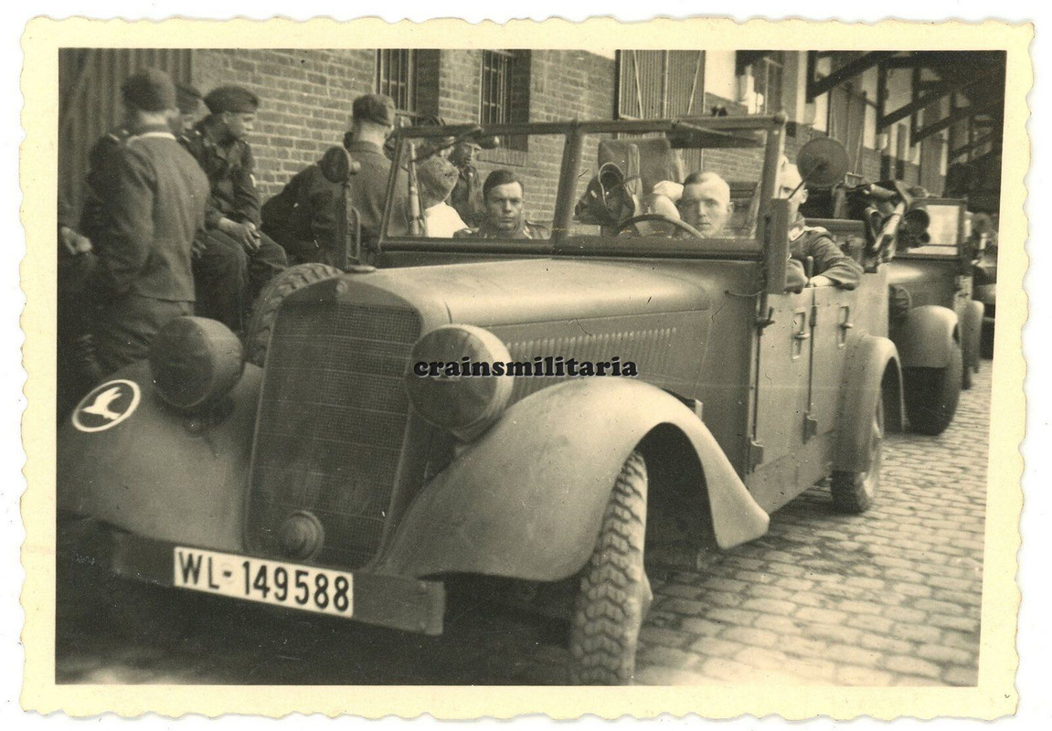Orig. Foto Mercedes-Benz Kübelwagen Pkw mit Wappen