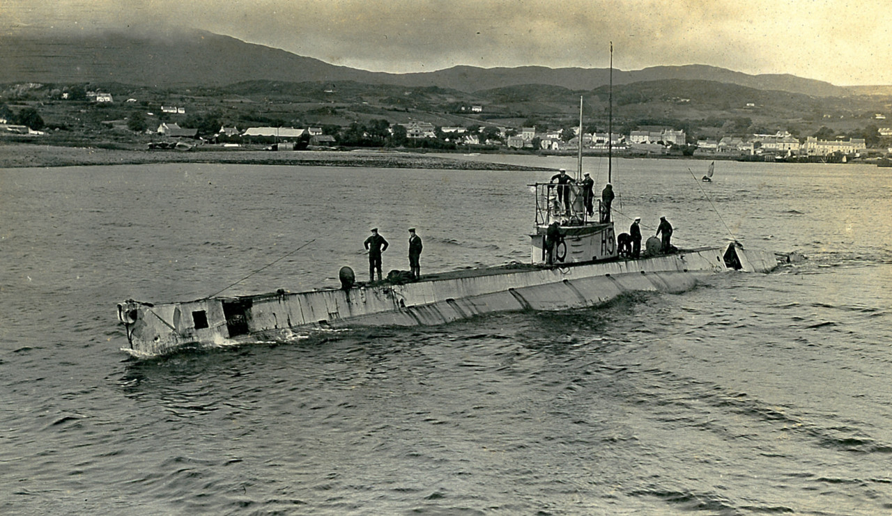 H.5 прибывает в Киллибегс, (Ирландия)