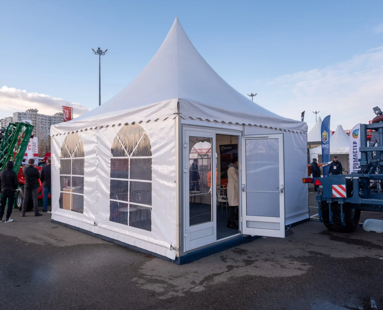 Аренда шатра пагода на мероприятие - ракурс 3