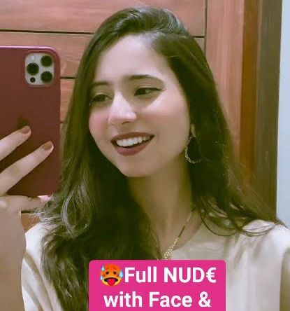 Desi full face spreading her pssy closeup