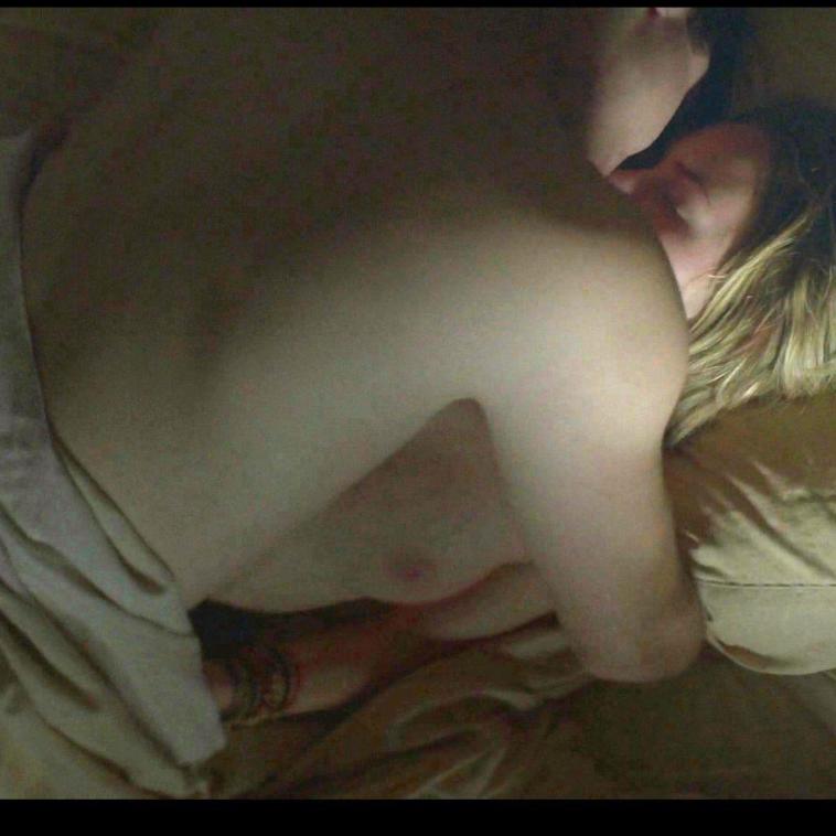 Brittany-Robertson-050