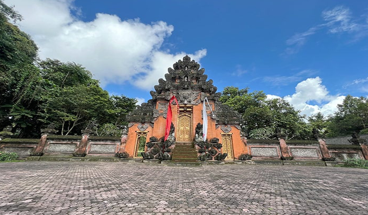 Tirta Empul dan Kisah Mistis Raja Mayadenawa