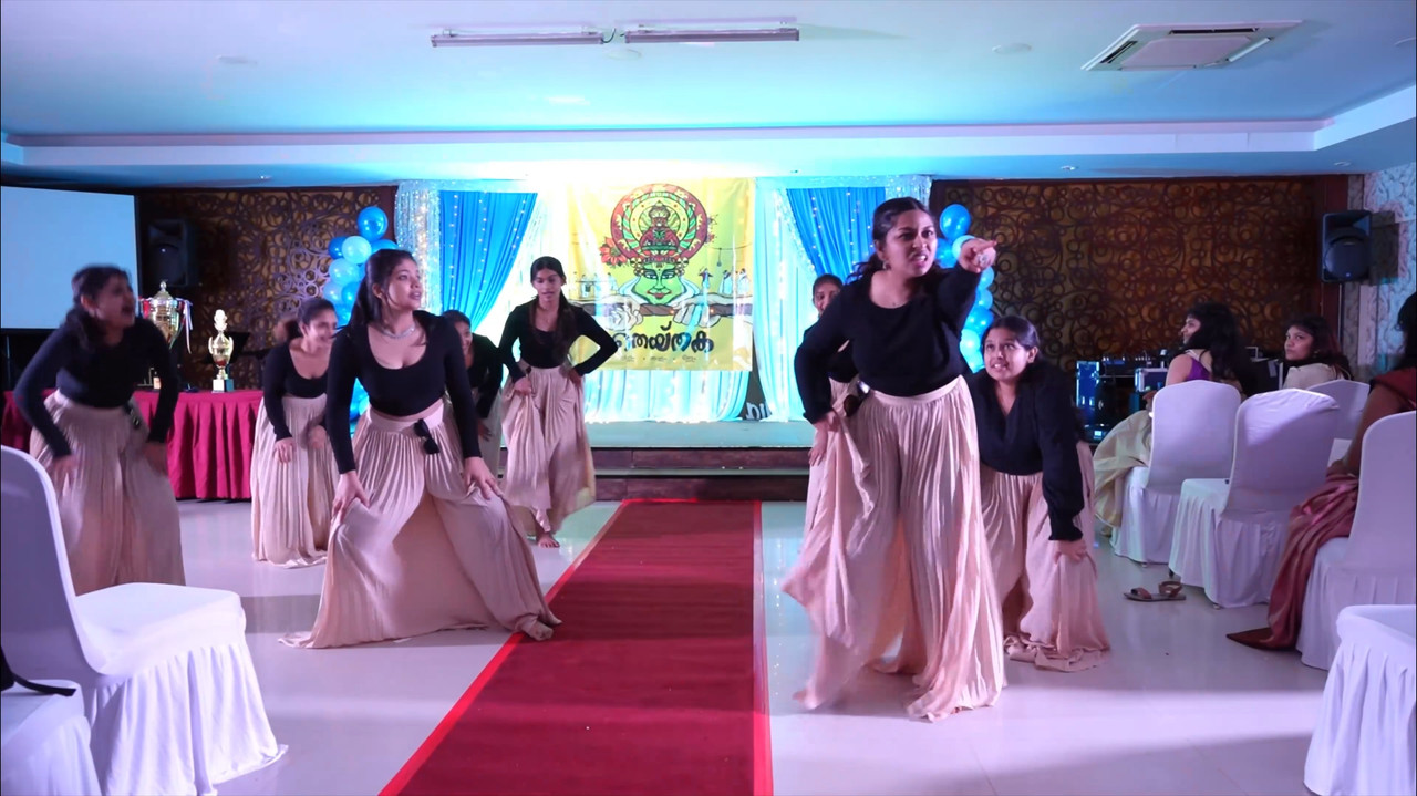Busty Malayali girl Bouncing Big Tits a,Deep Cleavage and Navel in Black  Costumes.mp4_snapshot_02.0