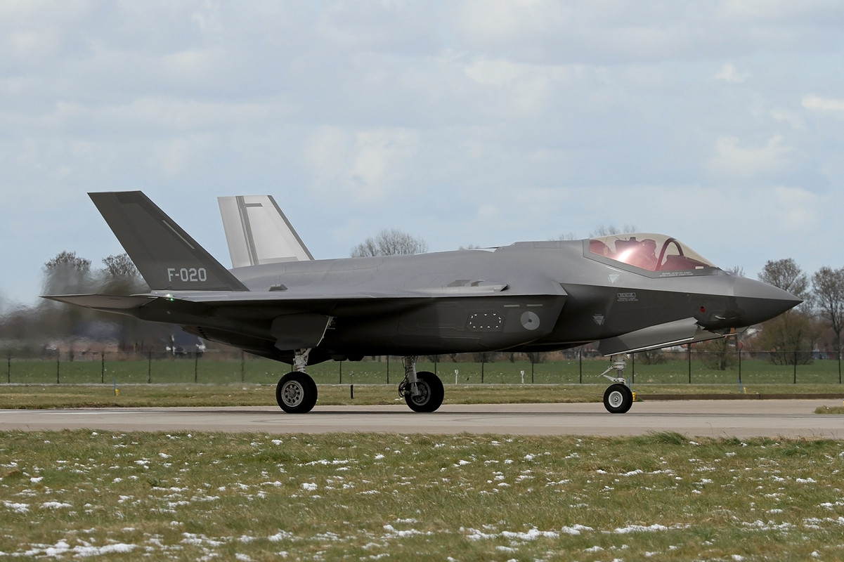 275_F-35A_KLu_F-020_322 sq