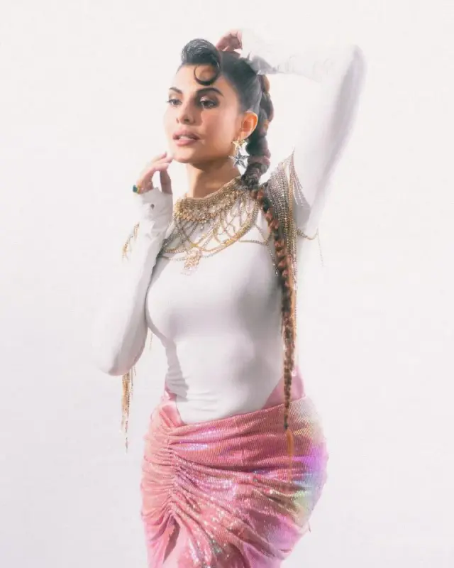 Jacqueline Fernandez airport style