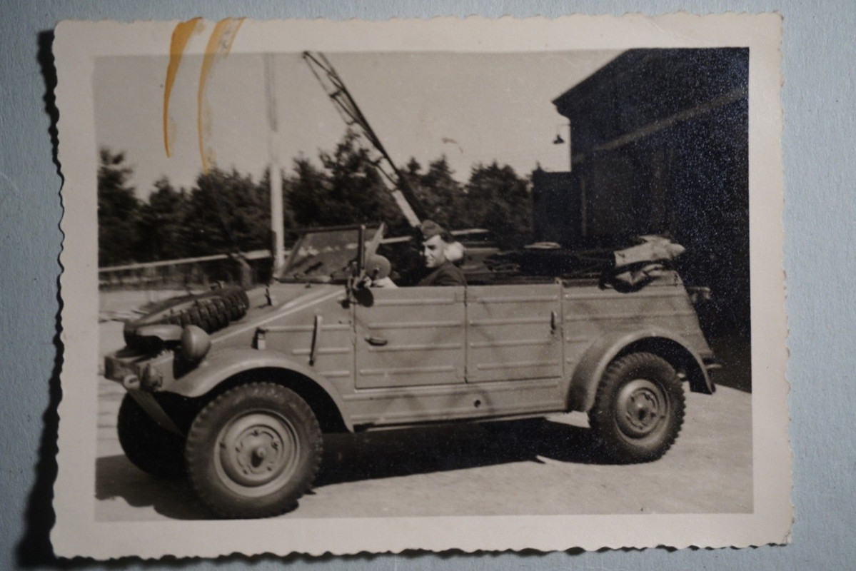 Volkswagen Kübelwagen VW Typ 82 Pkw Tarnung Soldat