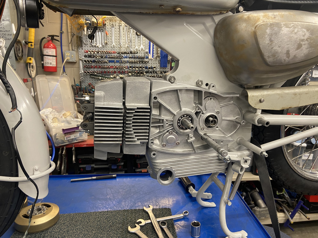 40F816DC-7F9A-4240-A6F6-491F9ECFEE74