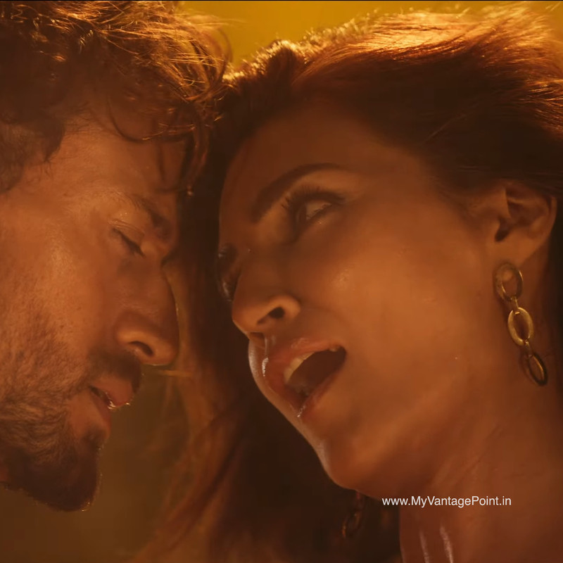 hot-expressions-of-kriti-sanon-in-ganapath
