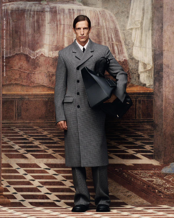 Ferragamo, la campagna Autunno/Inverno 2023 "New Renaissance" Ferragamo, la campagna Autunno/Inverno 2023 "New Renaissance"