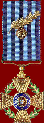Medalha-de-Ouro-de-Valor-Militar