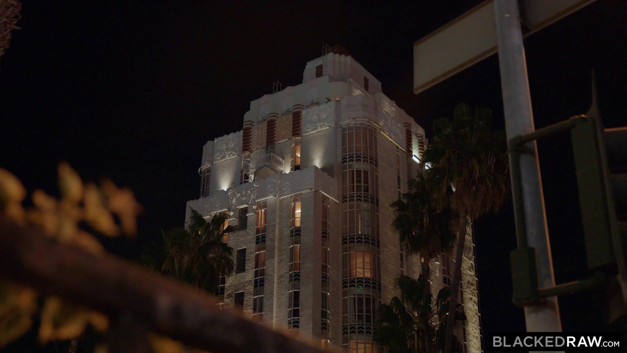 vlcsnap-2023-04-22-06h11m23s915