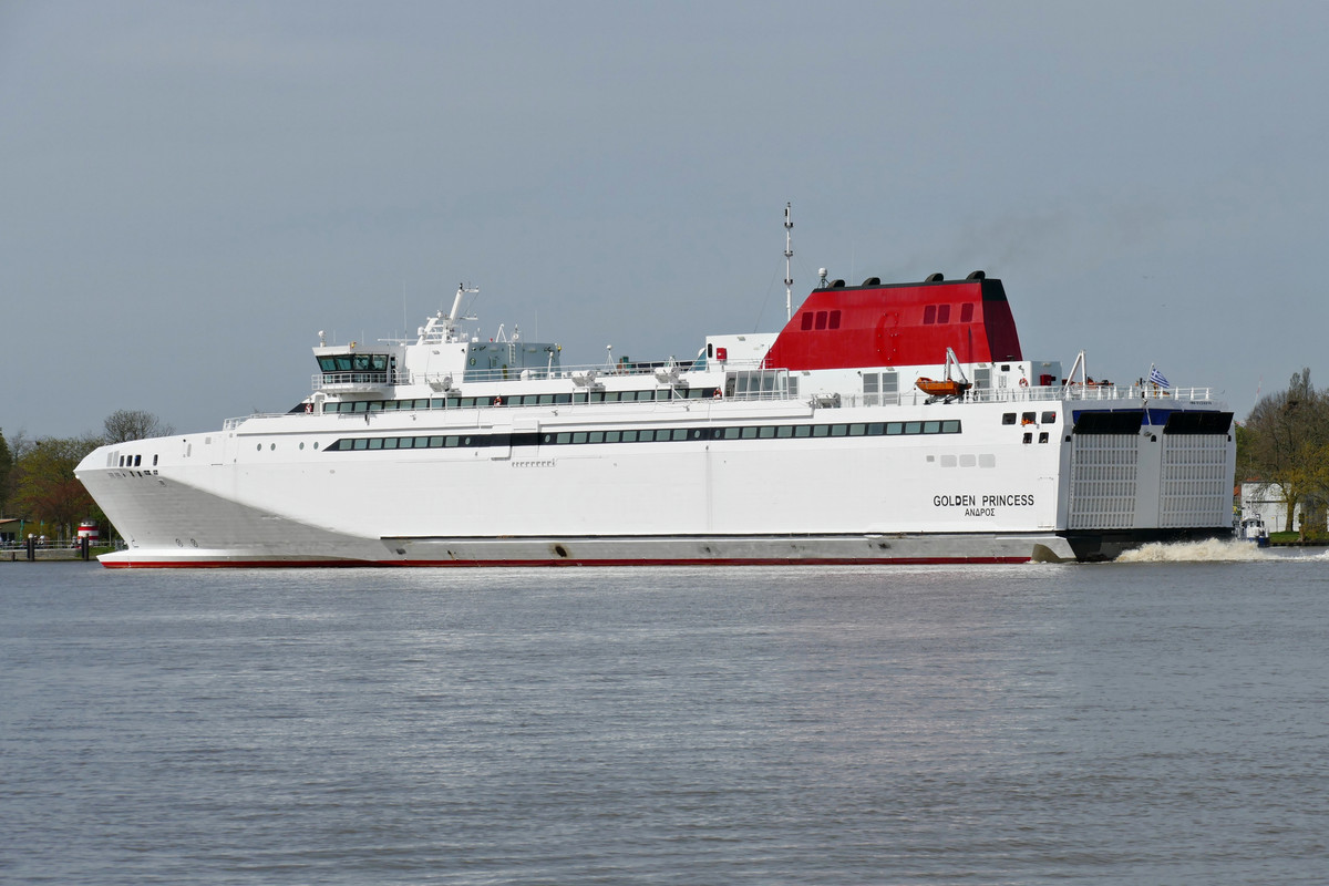 Golden Princess (OK-010523-4)