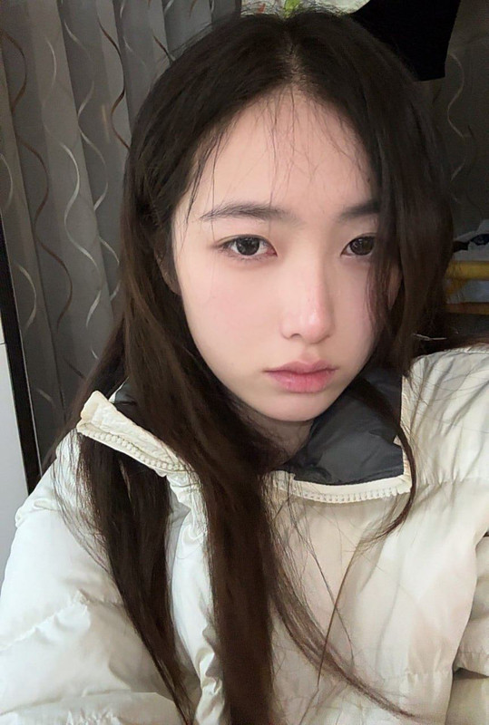 X2去年中的时候在soul认识的女律师，开始聊的挺好是往谈恋爱那面发展的，结果见面约了炮以后发现她太偏m了，第一次在酒店y的时候一直喊着让我内射让我叫她母狗，到现在也调教快1年了，吞精内射双飞都玩过了